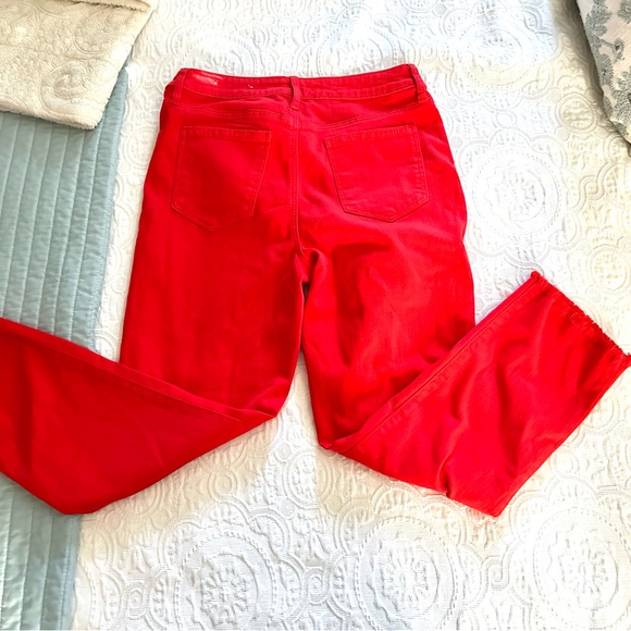Chico’s So Slimming Girlfriend Slim Leg Crops w/fray Sz O - 4 NWT Red - Picture 3 of 11